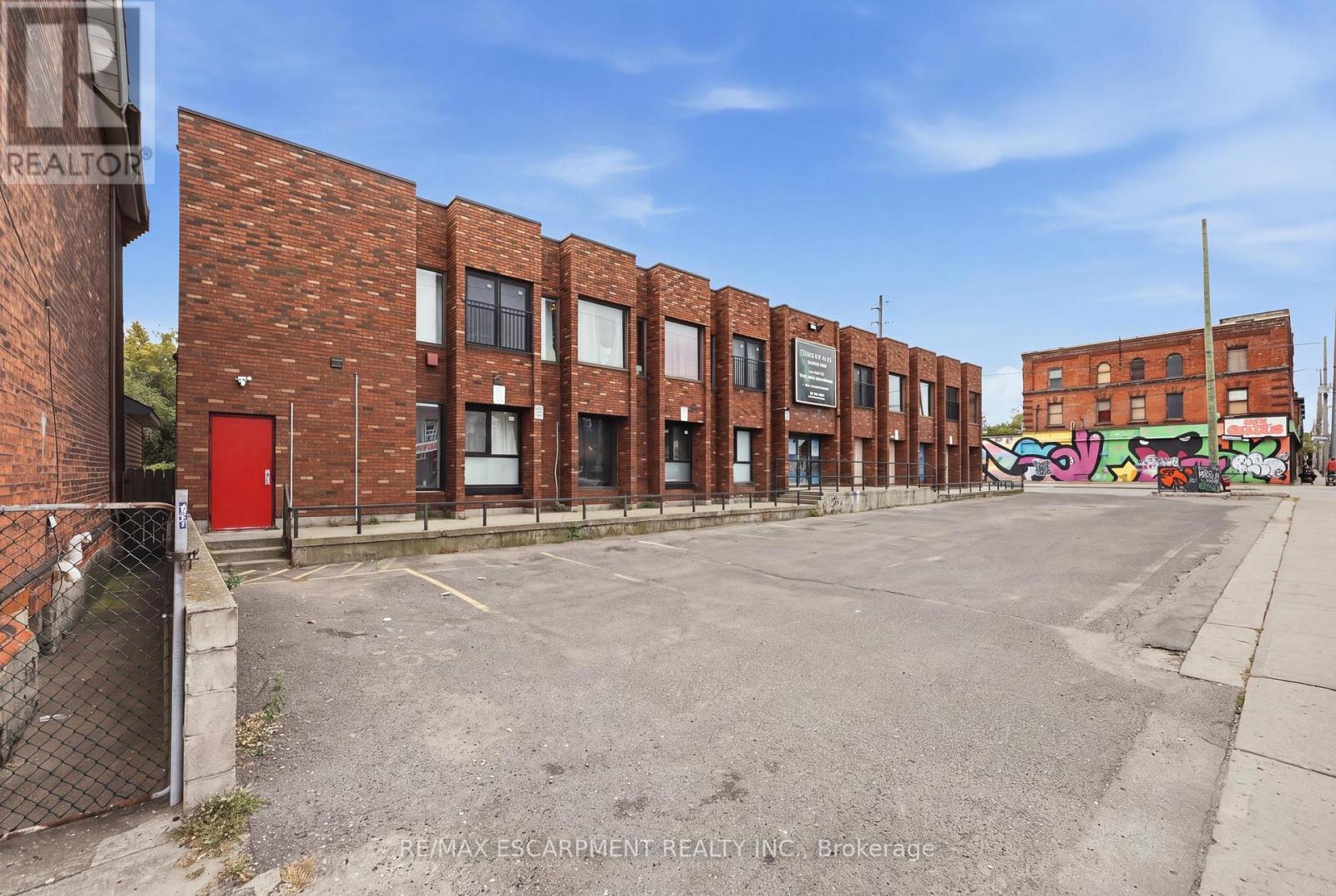 98 Barton Street E, Hamilton, Ontario  L8L 2V9 - Photo 3 - X13878552