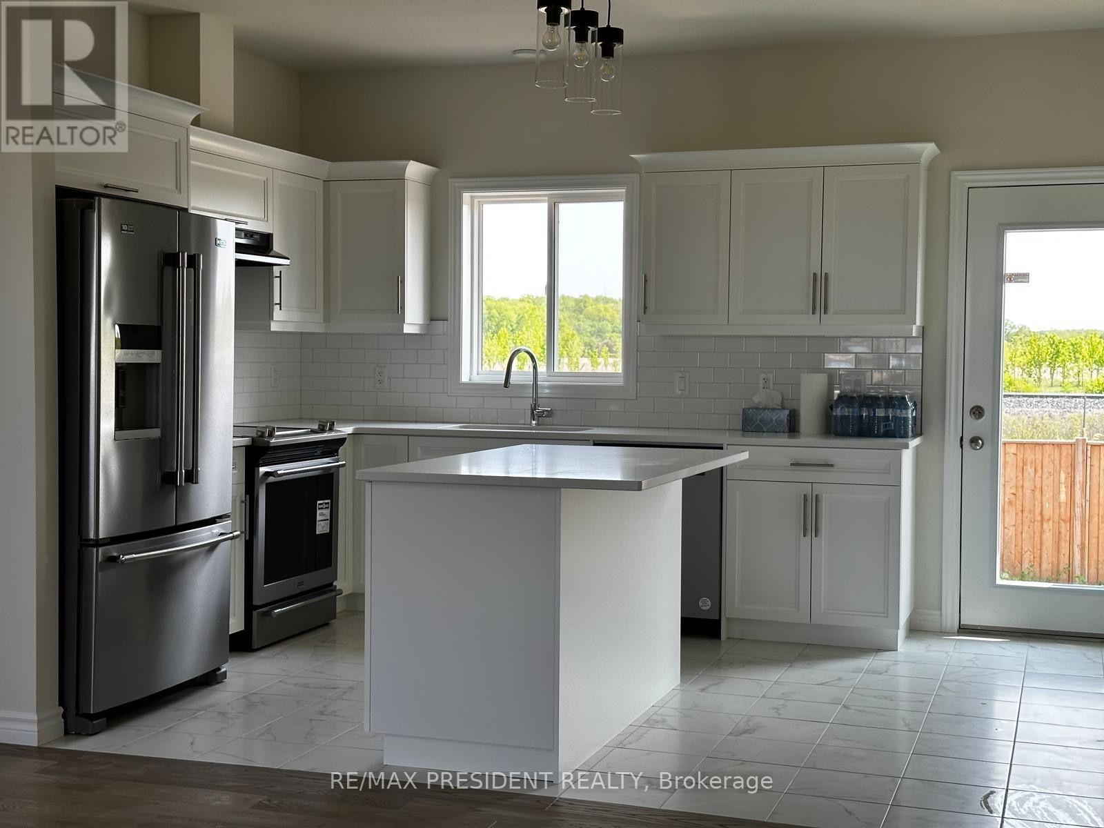 1075 Aspen Ridge Crescent, Lakeshore, Ontario  N8L 1A9 - Photo 2 - X13878566