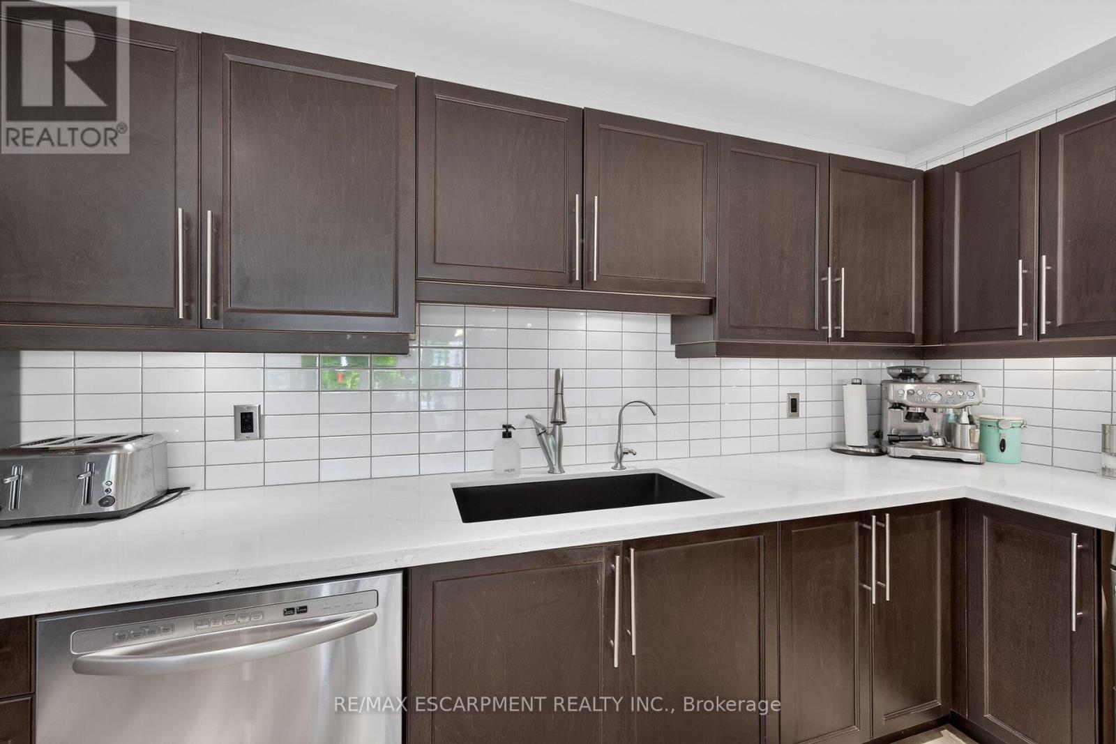 4377 Beverley Crescent, Lincoln (Beamsville), Ontario  L0R 1B6 - Photo 12 - X13878690