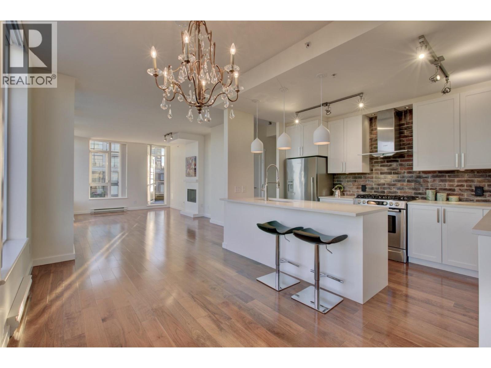 2403 1001 Homer Street, Vancouver, British Columbia  V6B 1M9 - Photo 1 - R3173888