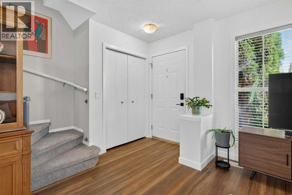 223 Elgin Point Se, Calgary, Alberta  T2Z 4Z8 - Photo 4 - A2350857