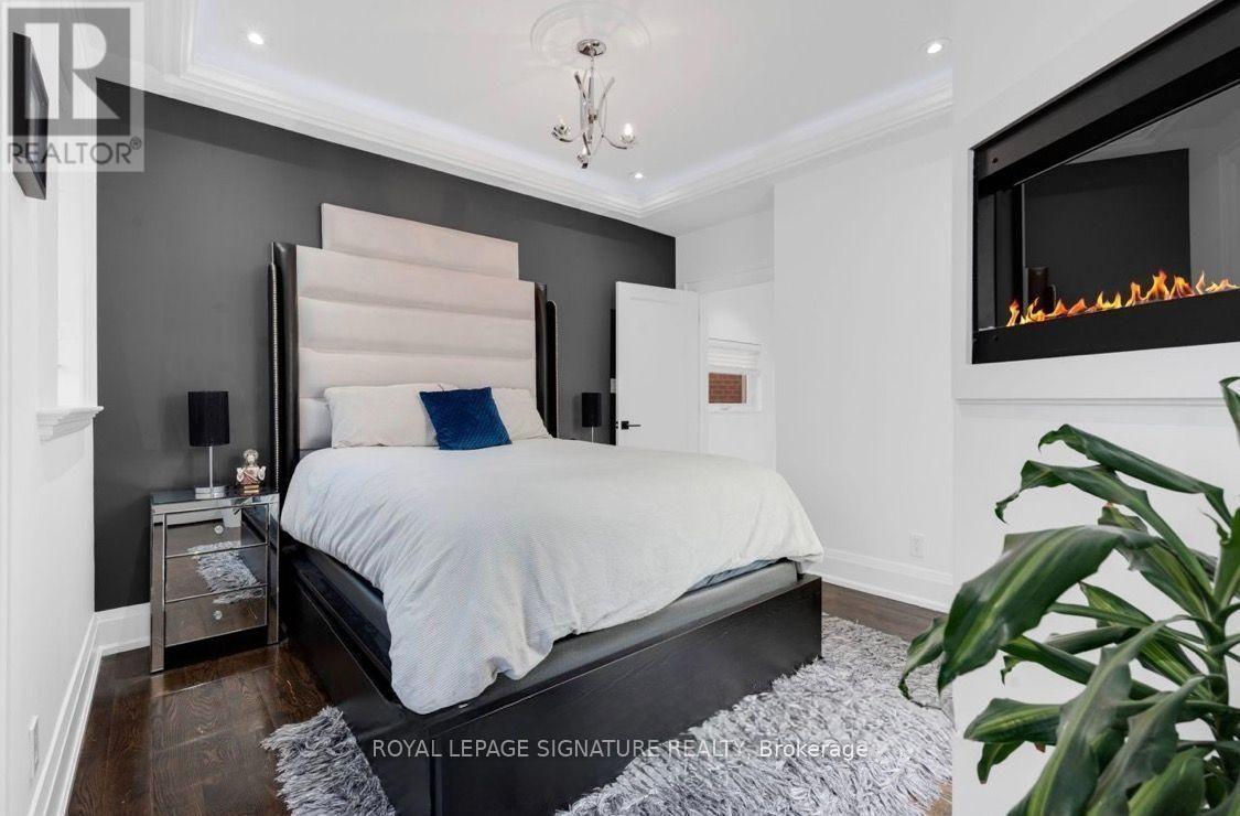 Upper - 58 Carrick Avenue, Toronto, Ontario  M6N 3J5 - Photo 17 - W13875372