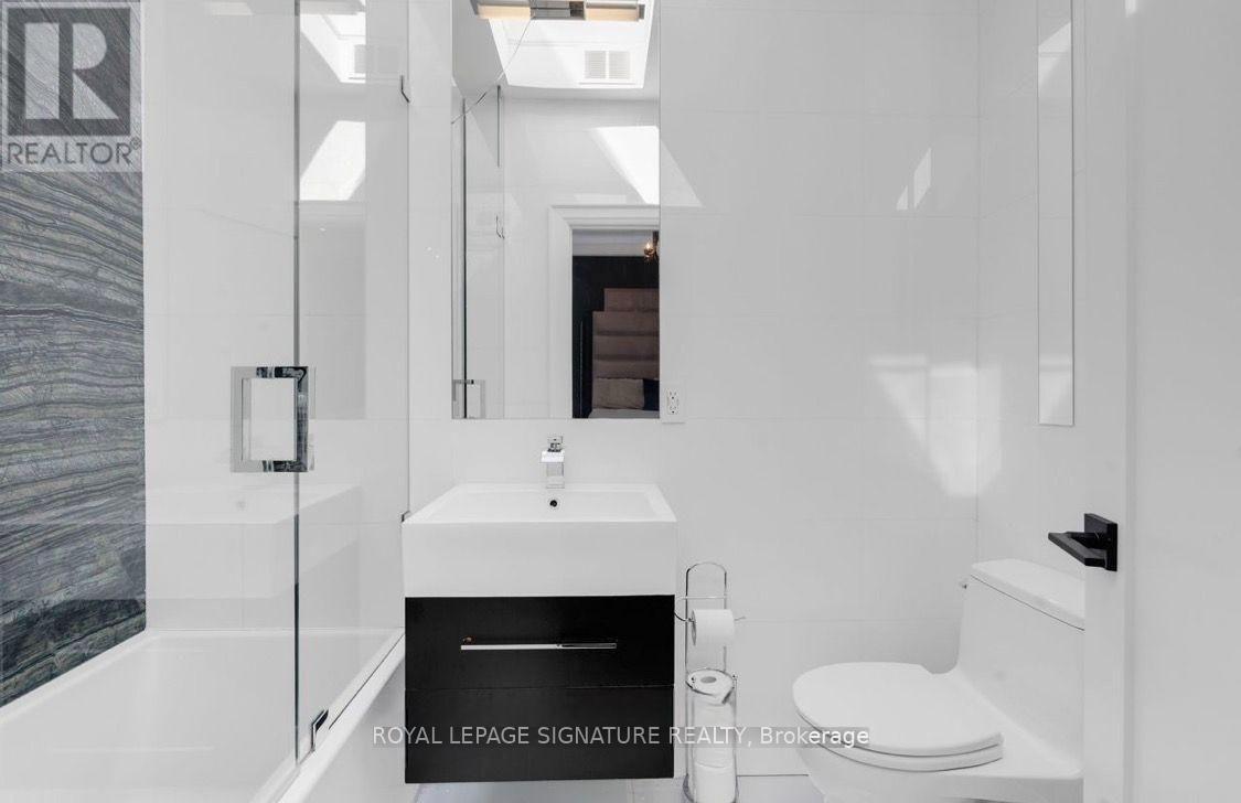 Upper - 58 Carrick Avenue, Toronto, Ontario  M6N 3J5 - Photo 20 - W13875372