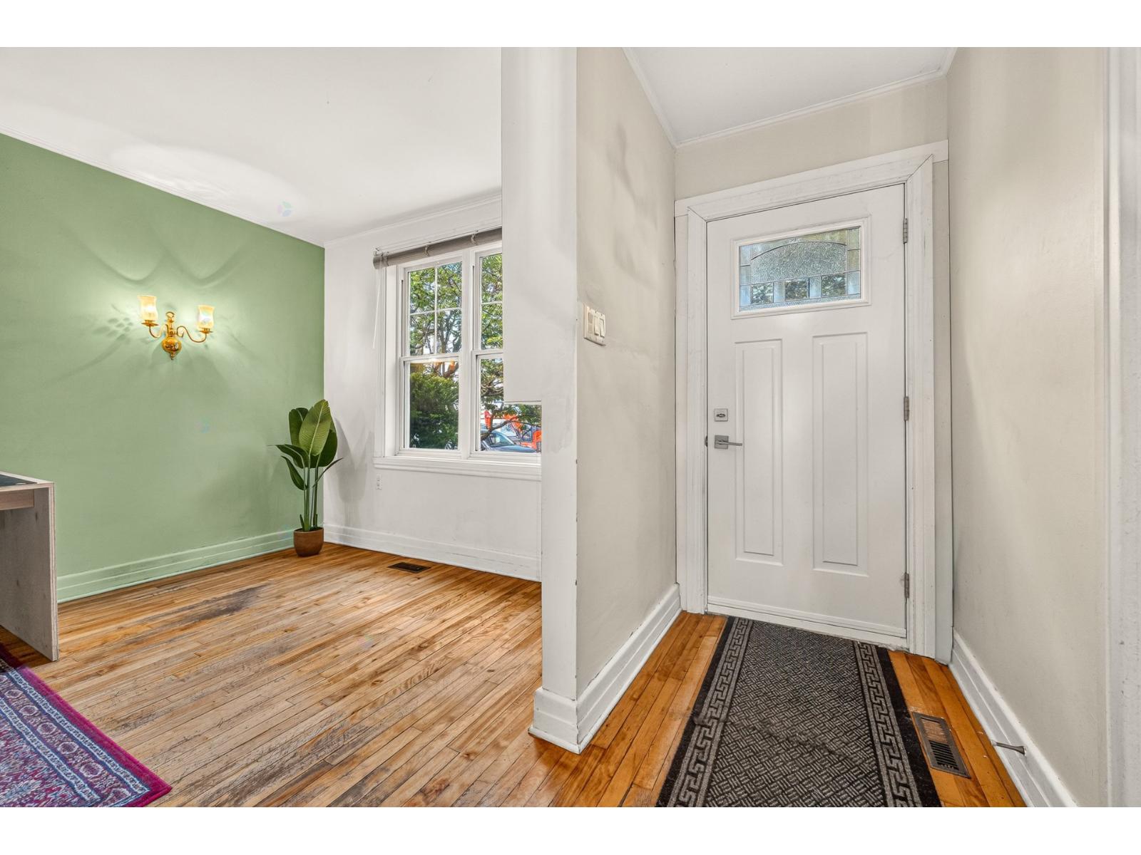 1594 Rue Grant Longueuil (Le Vieux-Longueuil) Quebec Canada J4J3V6 3