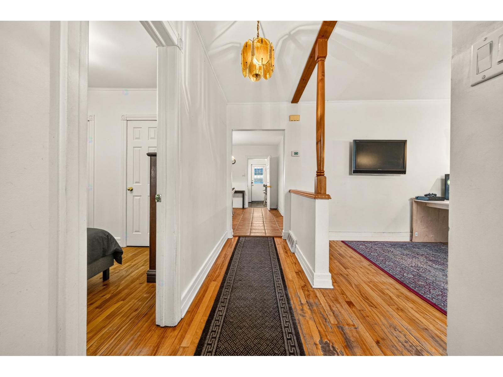 1594 Rue Grant Longueuil (Le Vieux-Longueuil) Quebec Canada J4J3V6 2