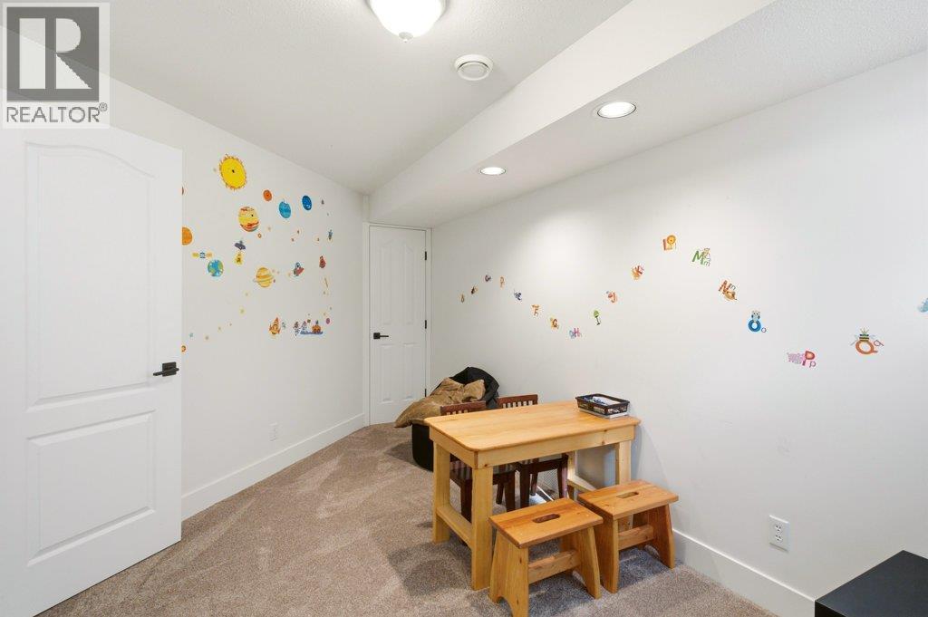 2097 Lillooet Crescent