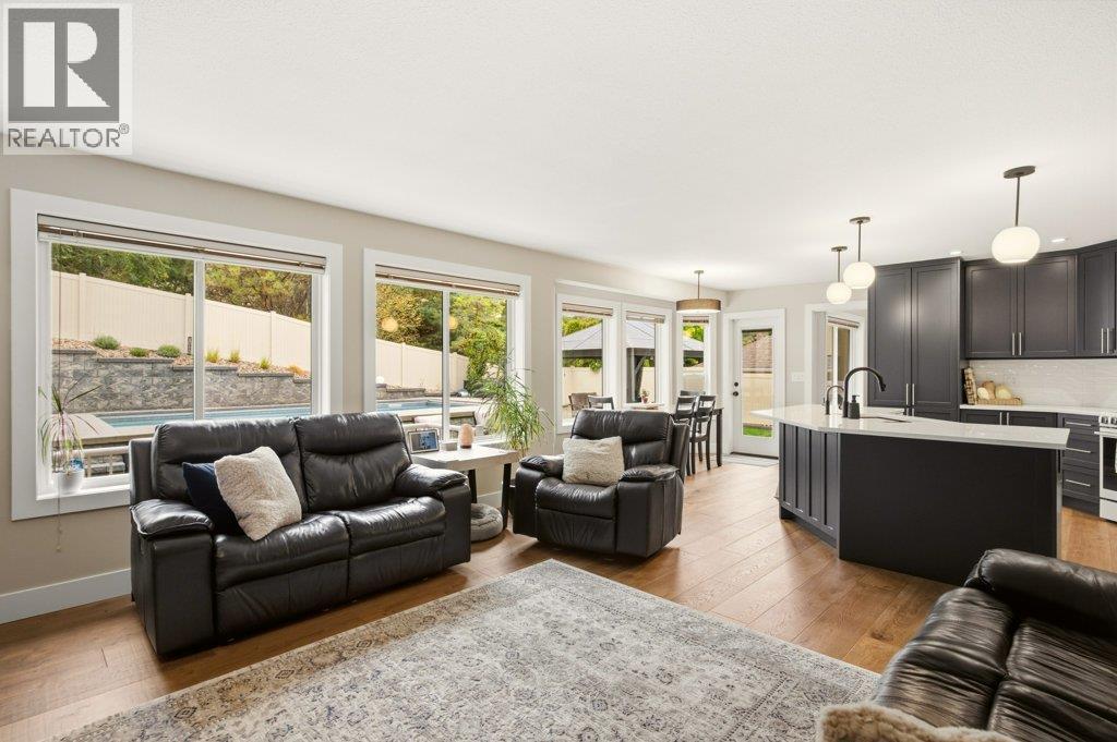 2097 Lillooet Crescent