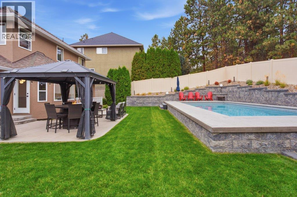 2097 Lillooet Crescent