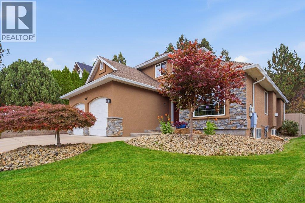 2097 Lillooet Crescent