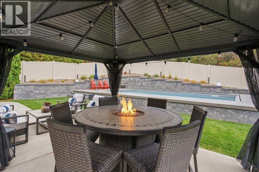2097 Lillooet Crescent