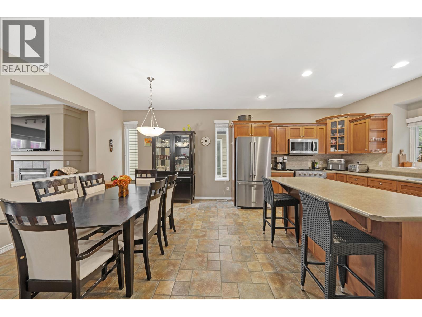 24111 102b Avenue, Maple Ridge, British Columbia  V2W 2B4 - Photo 10 - R3173931