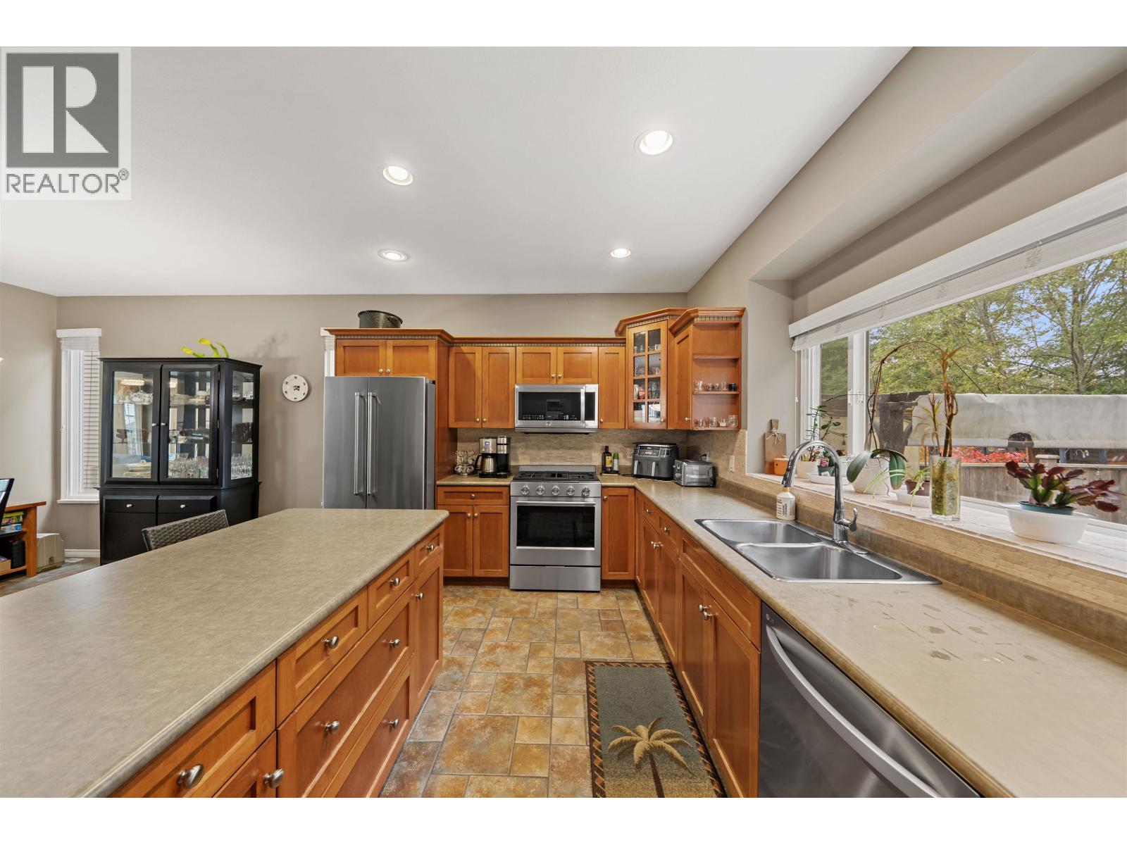 24111 102b Avenue, Maple Ridge, British Columbia  V2W 2B4 - Photo 5 - R3173931