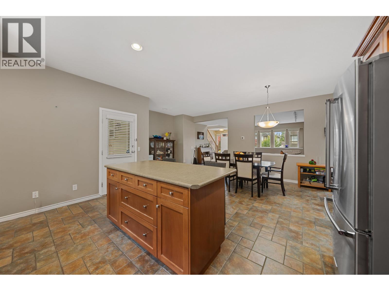 24111 102b Avenue, Maple Ridge, British Columbia  V2W 2B4 - Photo 8 - R3173931