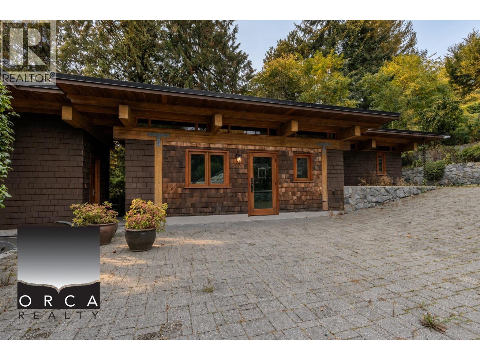 5363 Kew Cliff Road, West Vancouver, British Columbia  V7W 1M3 - Photo 2 - R3173925