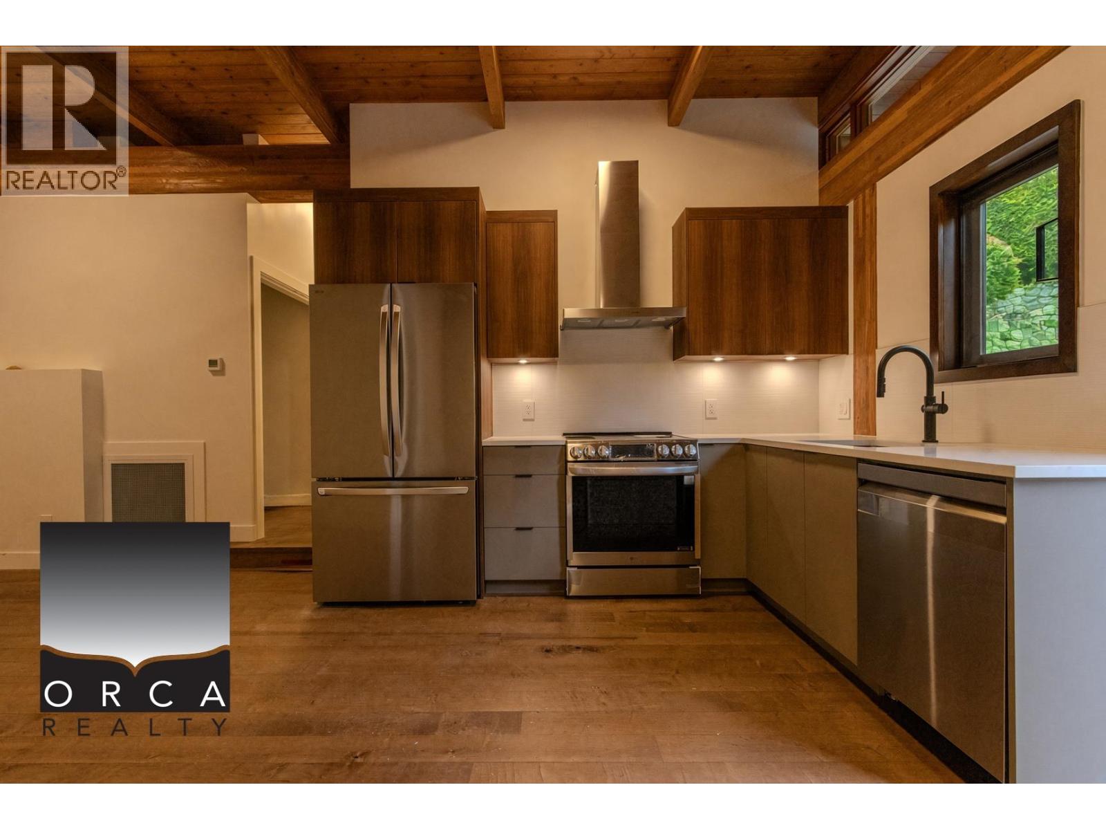5363 Kew Cliff Road, West Vancouver, British Columbia  V7W 1M3 - Photo 9 - R3173925
