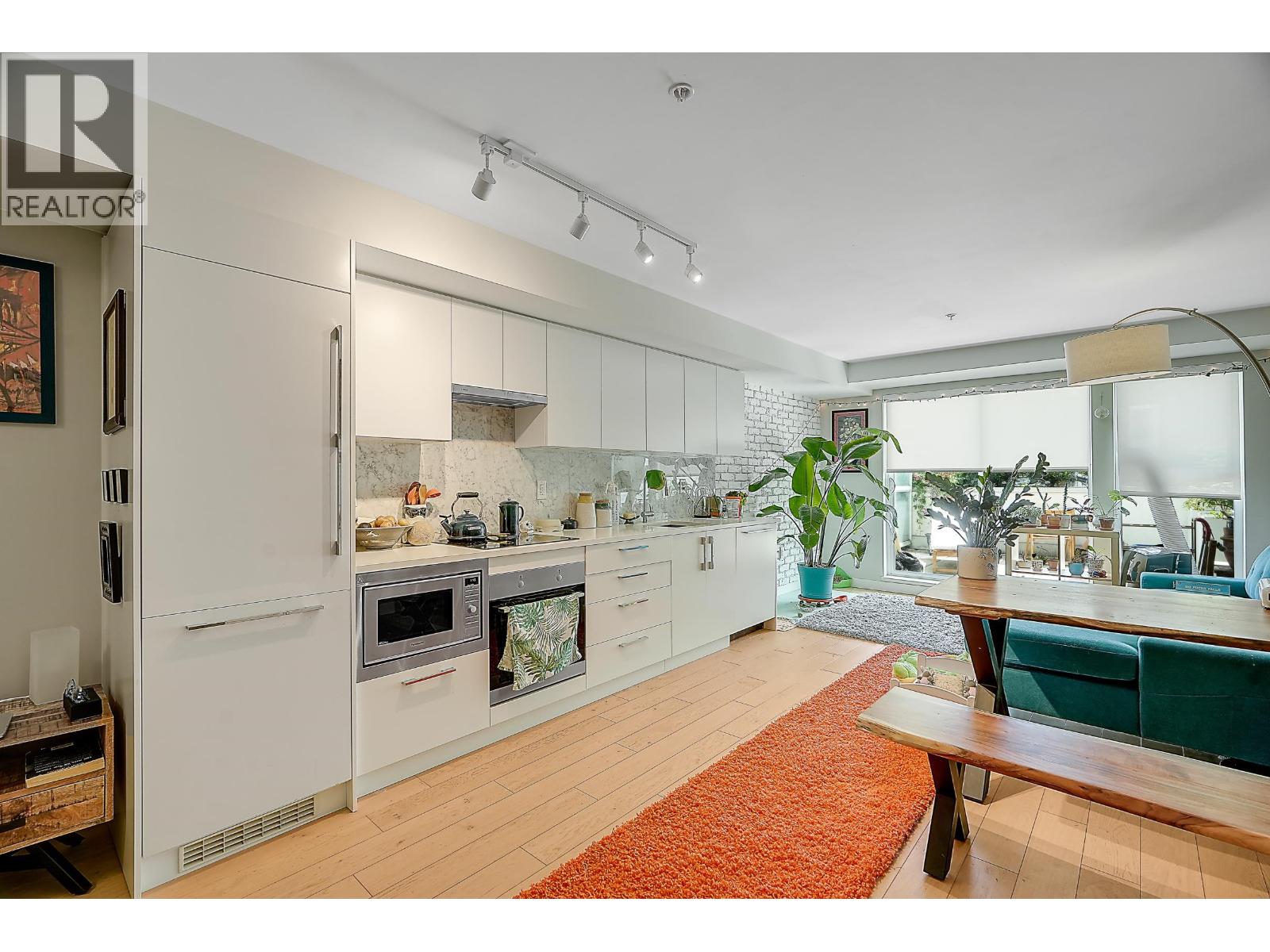 210 2508 Fraser Street, Vancouver, British Columbia  V5T 3V4 - Photo 2 - R3173927