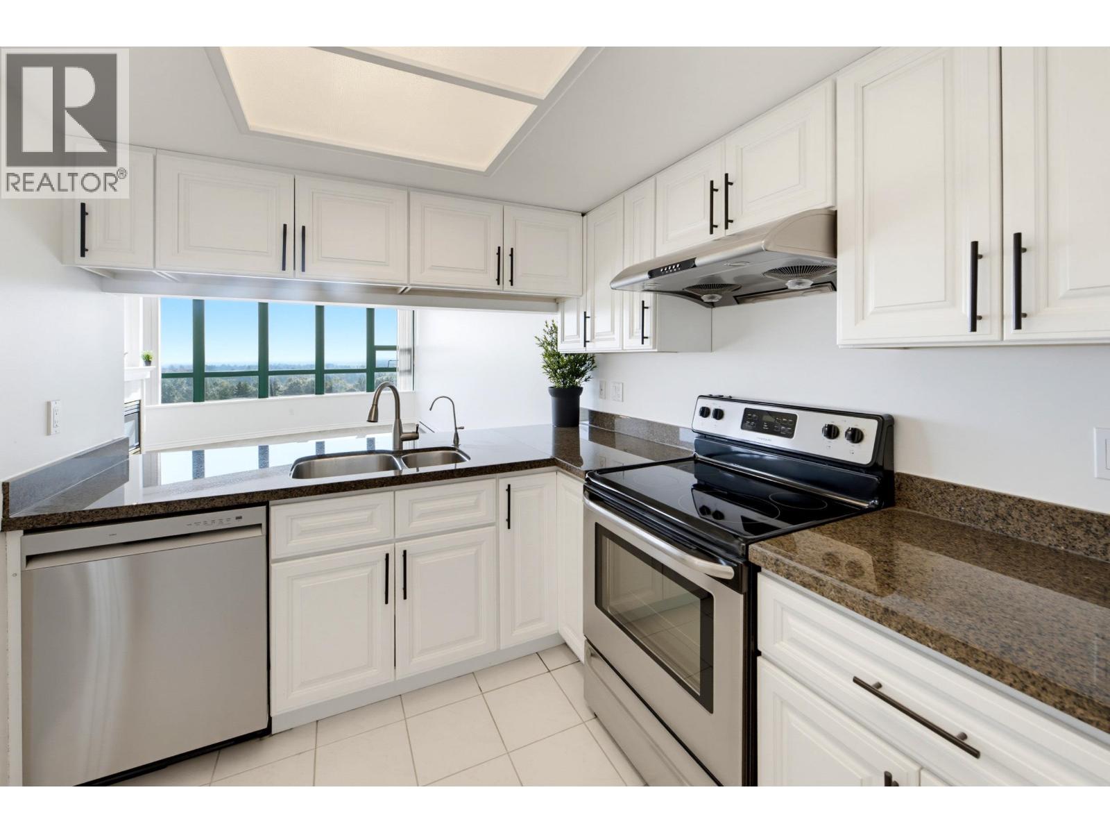 1802 1190 Pipeline Road, Coquitlam, British Columbia  V3B 7T9 - Photo 7 - R3173208