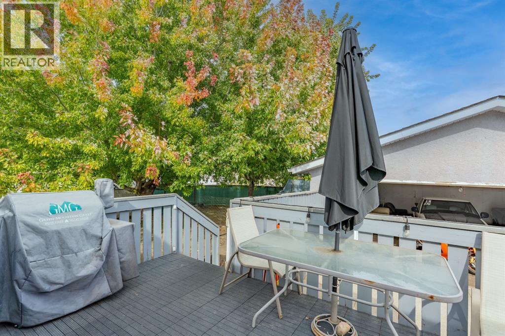 5 Stapeford Crescent SE