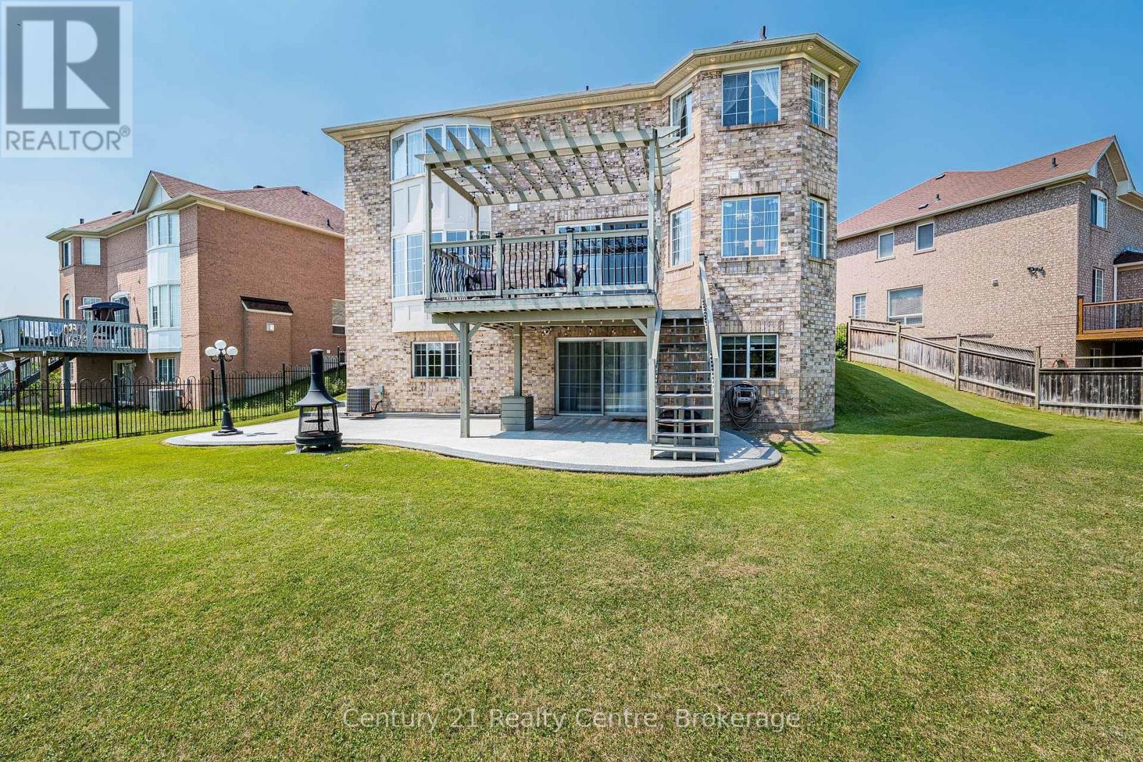 26 Catchfly Crescent, Brampton, Ontario  L6P 2H8 - Photo 3 - W13854130
