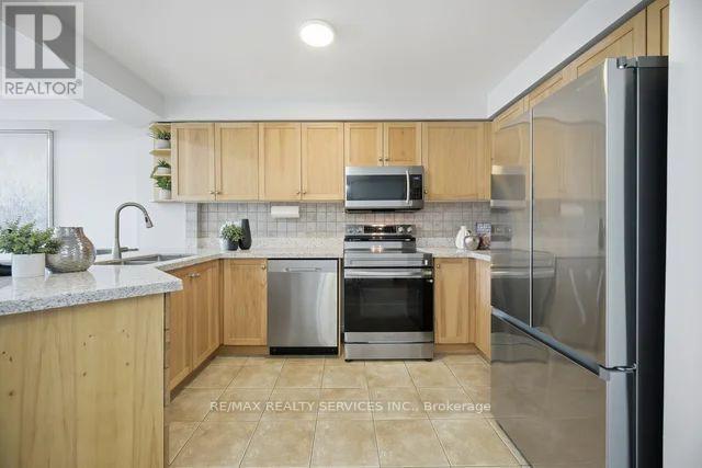 160 Marycroft Court, Brampton, Ontario  L7A 2G2 - Photo 9 - W13878314