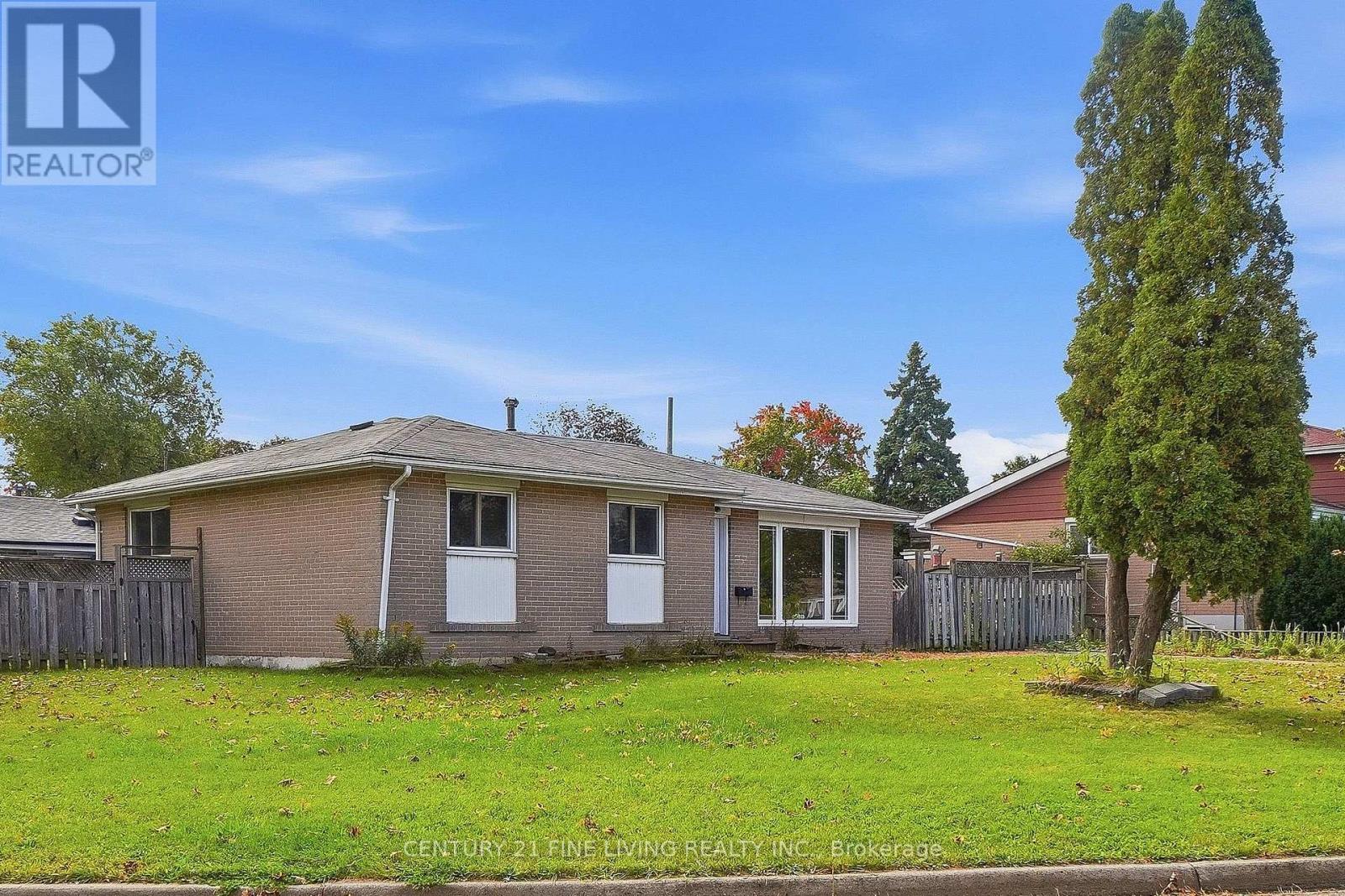 132 Brentwood Drive, Brampton, Ontario  L6T 1R2 - Photo 1 - W13878728