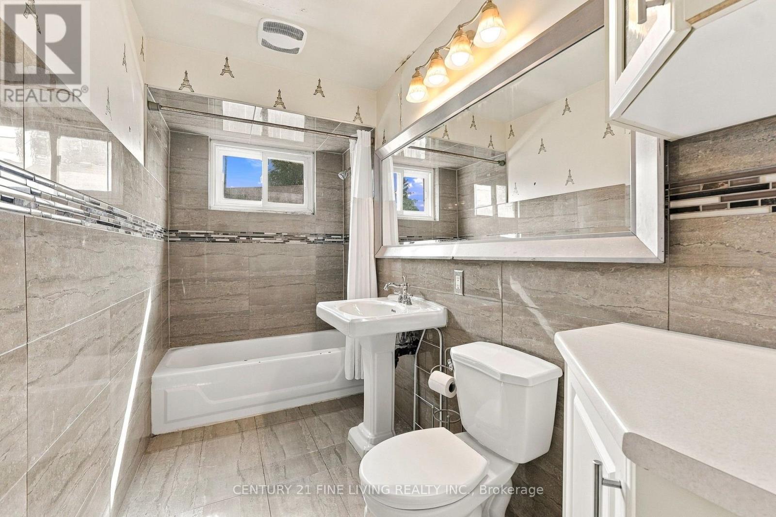 132 Brentwood Drive, Brampton, Ontario  L6T 1R2 - Photo 24 - W13878728