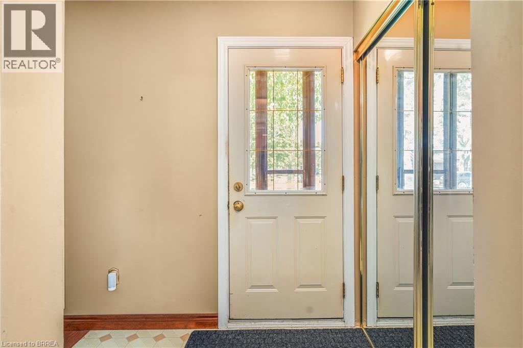 35 Ivanhoe Road, Brantford, Ontario  N3R 6V1 - Photo 5 - 40868927