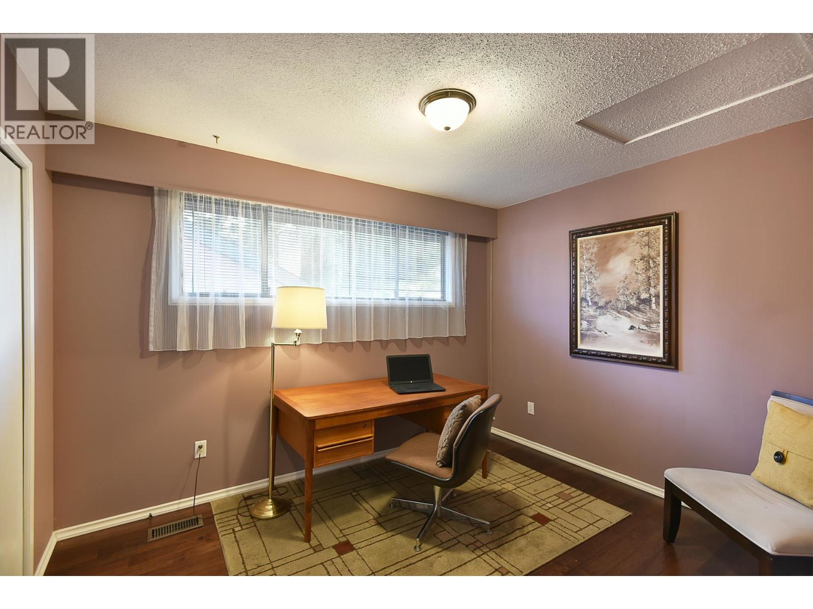 5619 Trail Avenue, Sechelt, British Columbia  V0N 3A0 - Photo 11 - R3173317