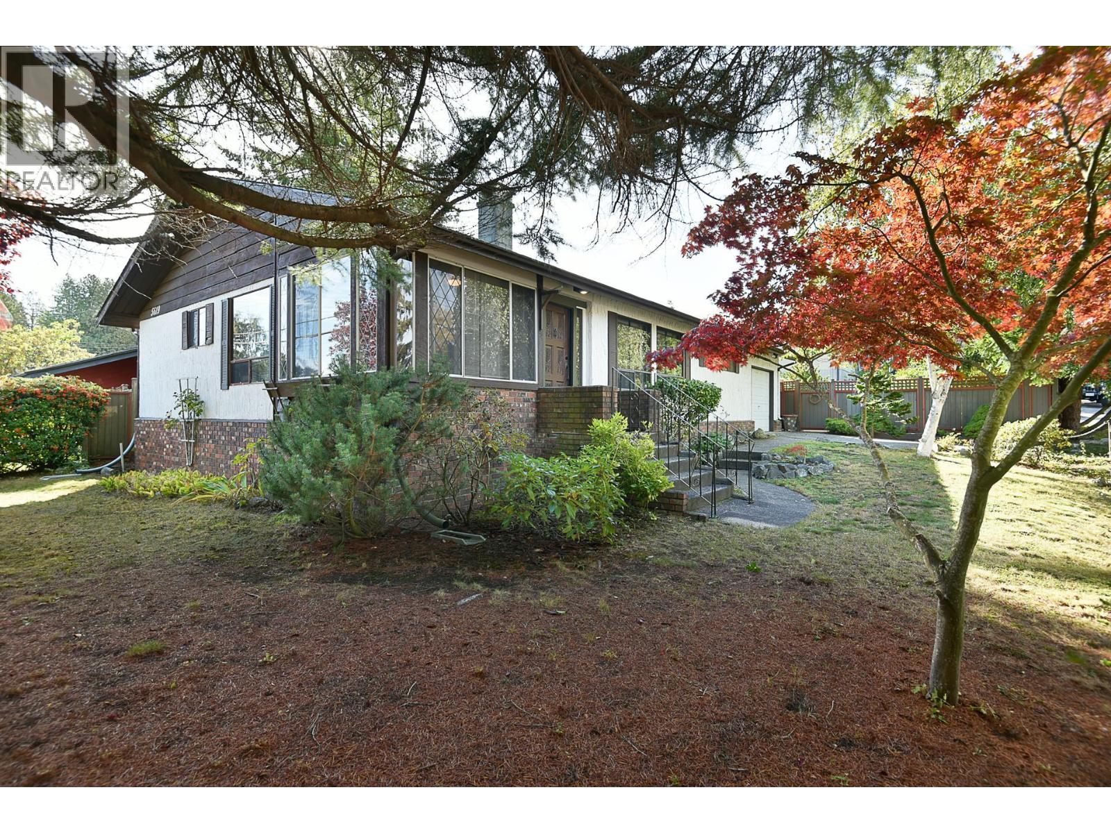 5619 Trail Avenue, Sechelt, British Columbia  V0N 3A0 - Photo 13 - R3173317