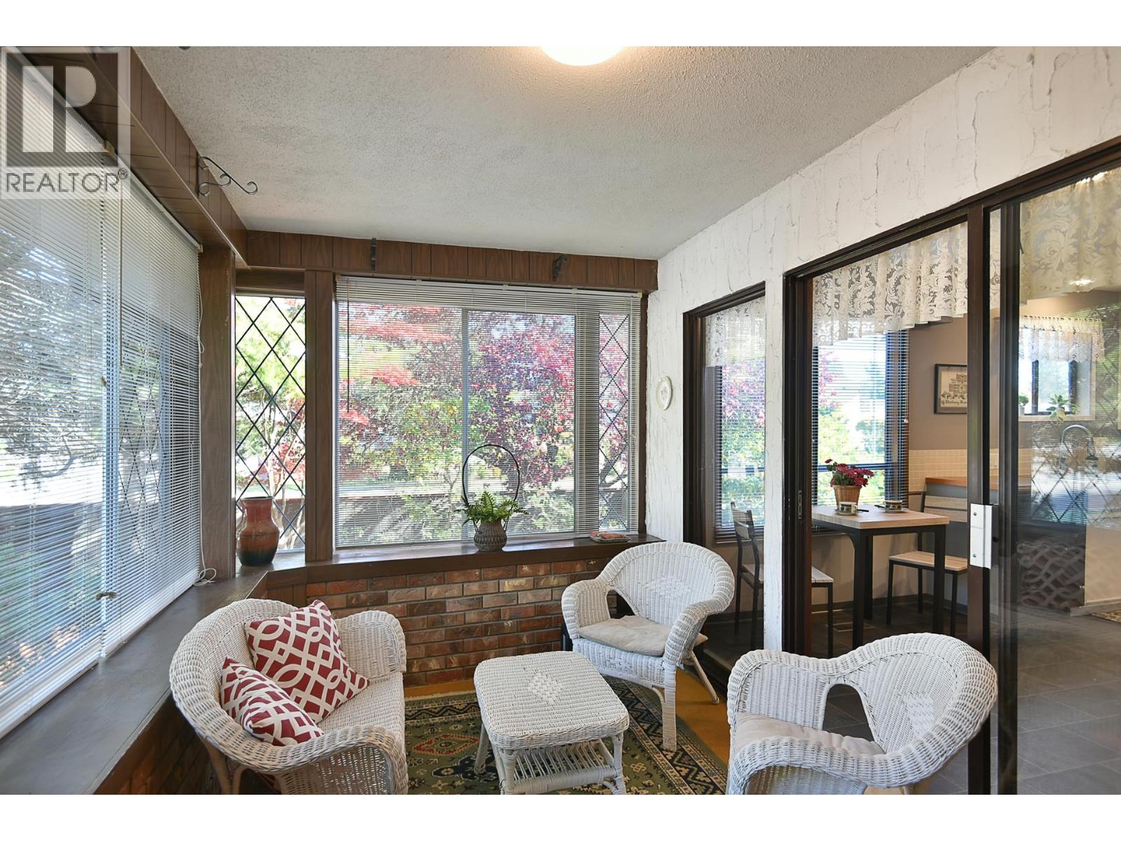 5619 Trail Avenue, Sechelt, British Columbia  V0N 3A0 - Photo 7 - R3173317