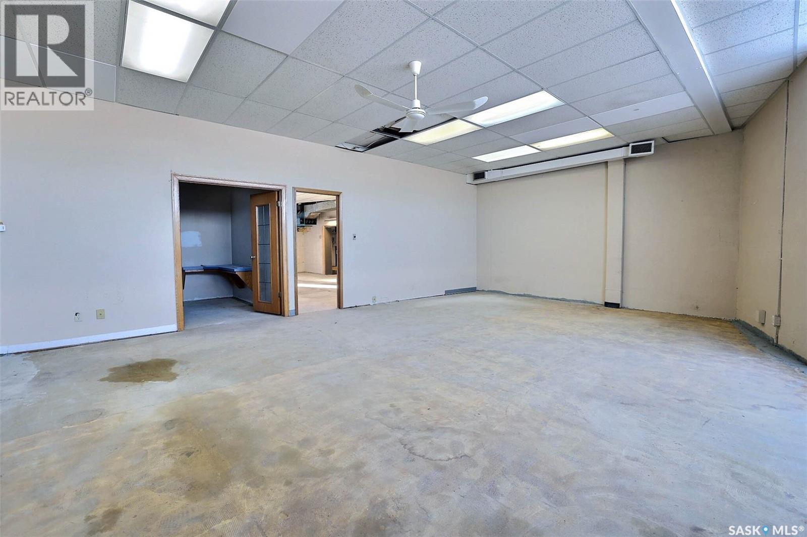 Unit B 2837 Saskatchewan Drive, Regina, Saskatchewan  S4T 1H3 - Photo 2 - SK050611
