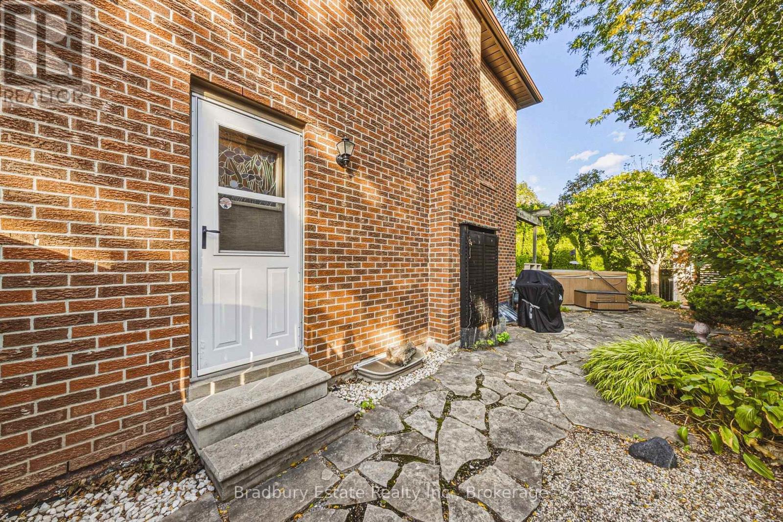1106 Huntley Court, Oakville, Ontario  L6H 3B7 - Photo 34 - W13878806