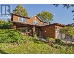1106 HUNTLEY COURT, Oakville, Ontario