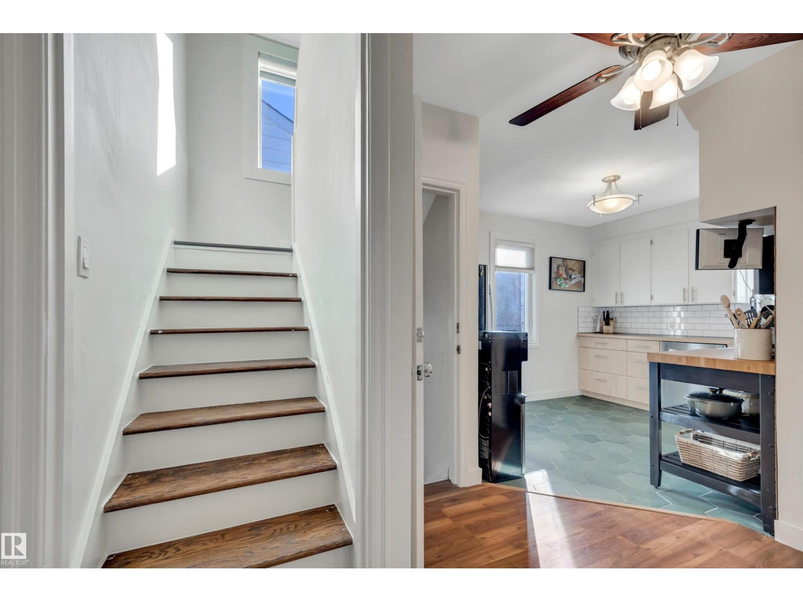 10647 68 AV NW