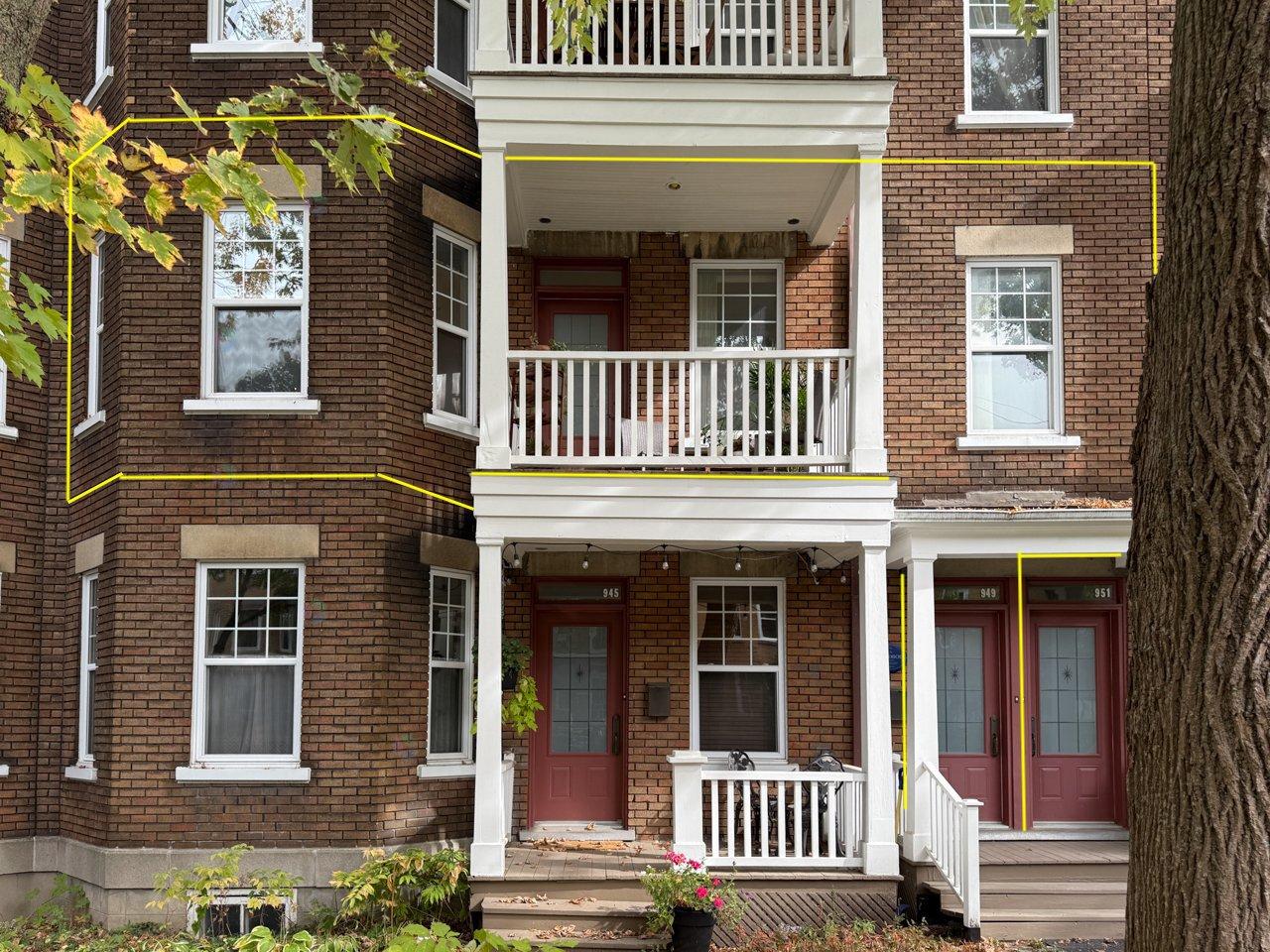 949 Av. Casot Québec (La Cité-Limoilou) Quebec Canada G1S2Y2 4