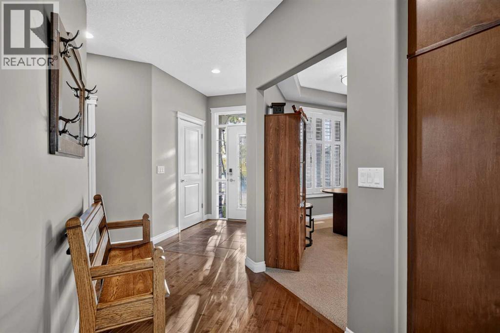 111 Tuscany Ravine Heights NW