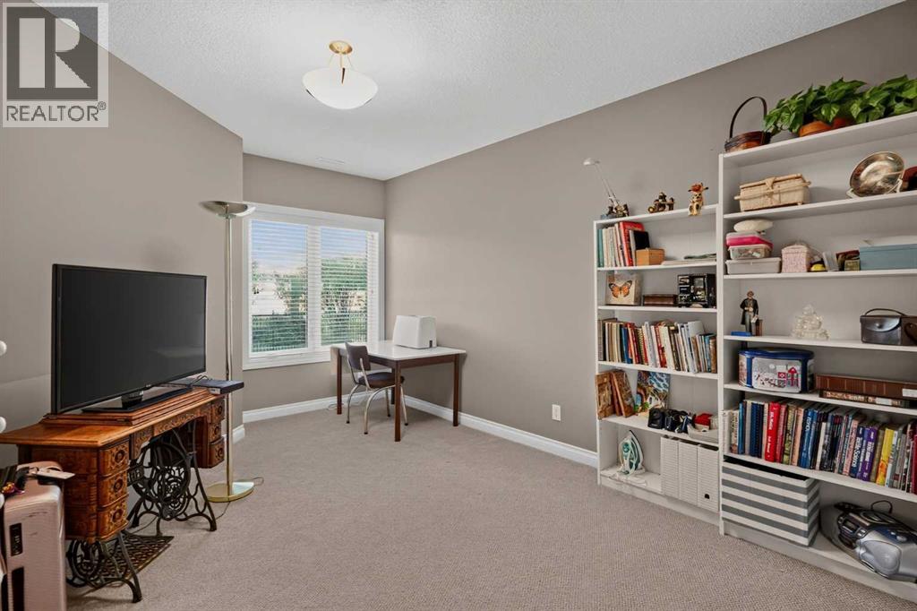 111 Tuscany Ravine Heights NW