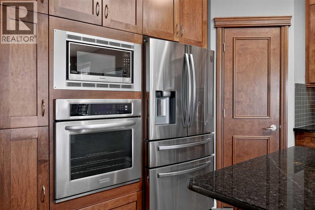 111 Tuscany Ravine Heights NW