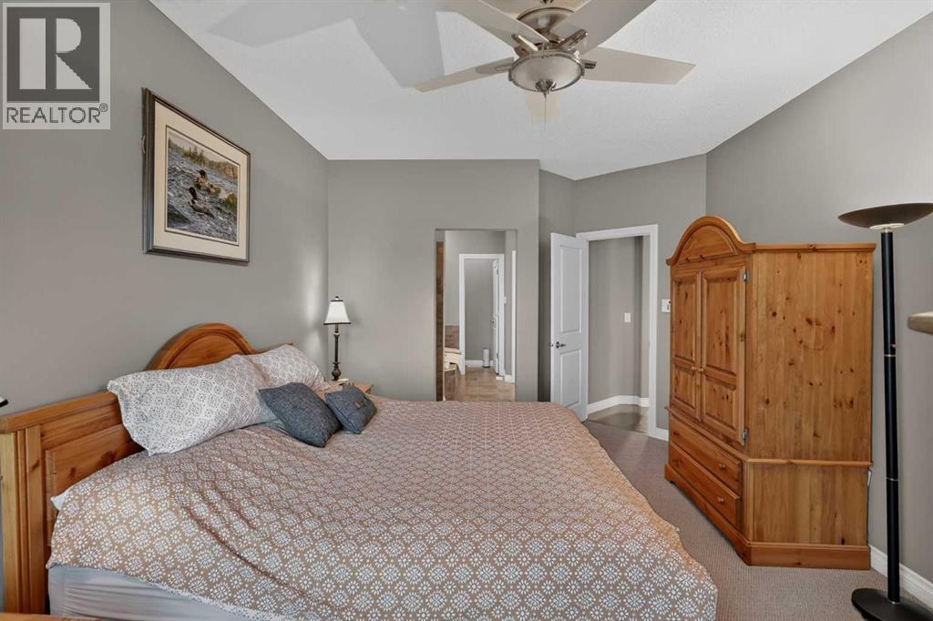 111 Tuscany Ravine Heights NW
