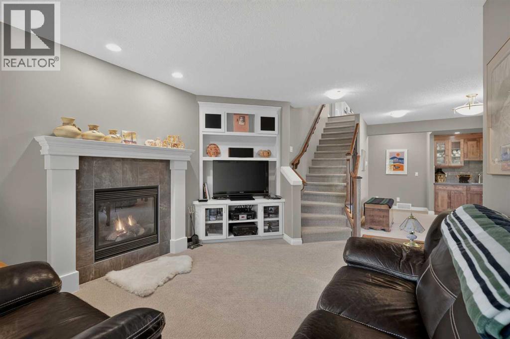 111 Tuscany Ravine Heights NW