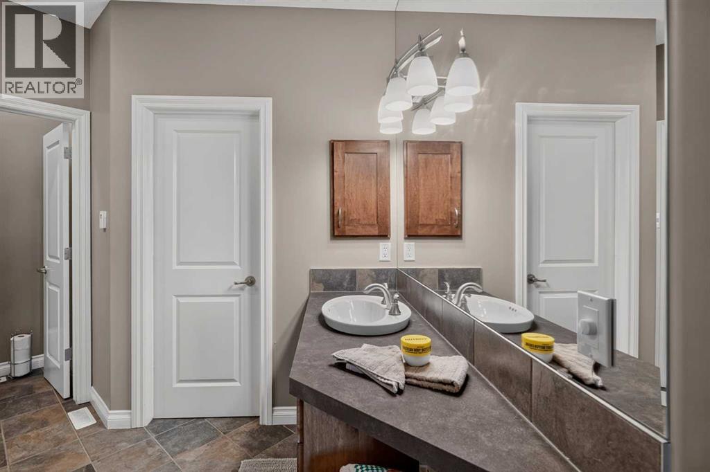 111 Tuscany Ravine Heights NW