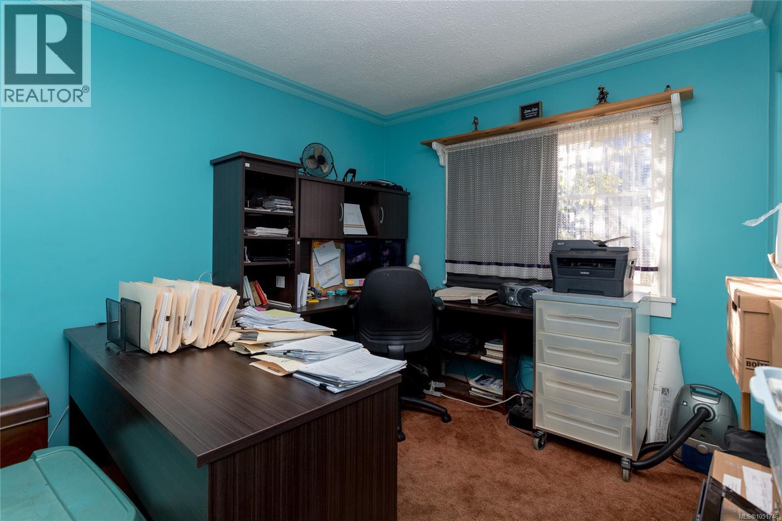 911 Darwin Ave