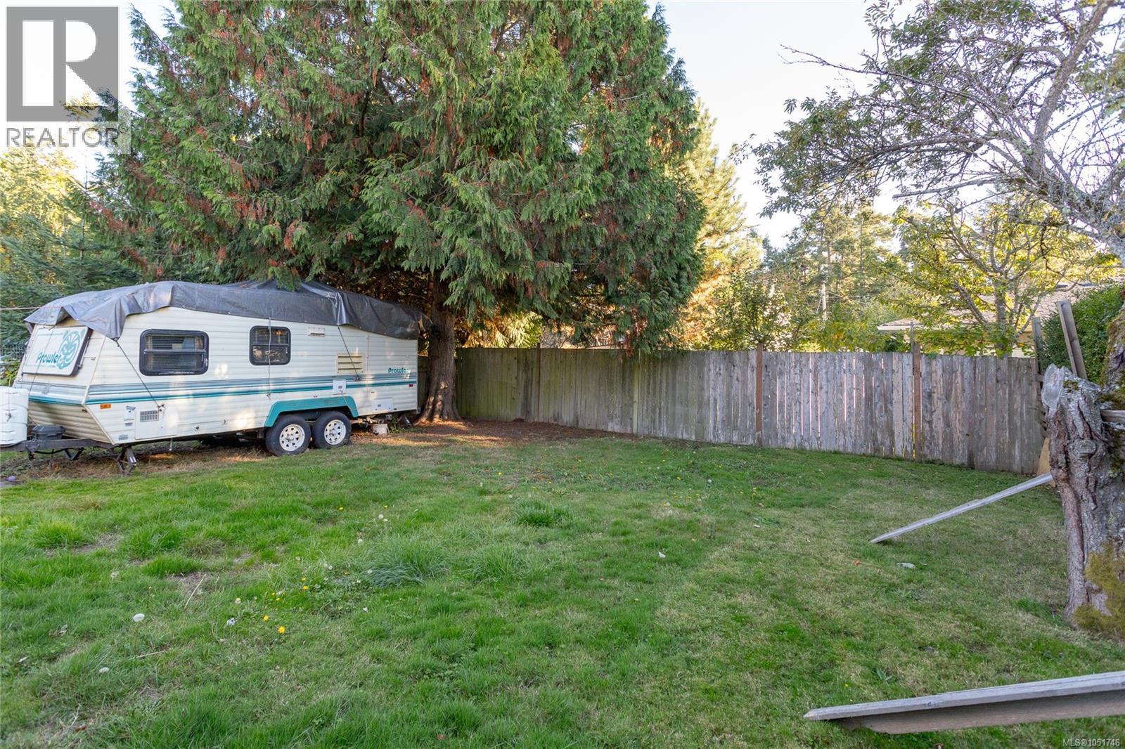 911 Darwin Ave