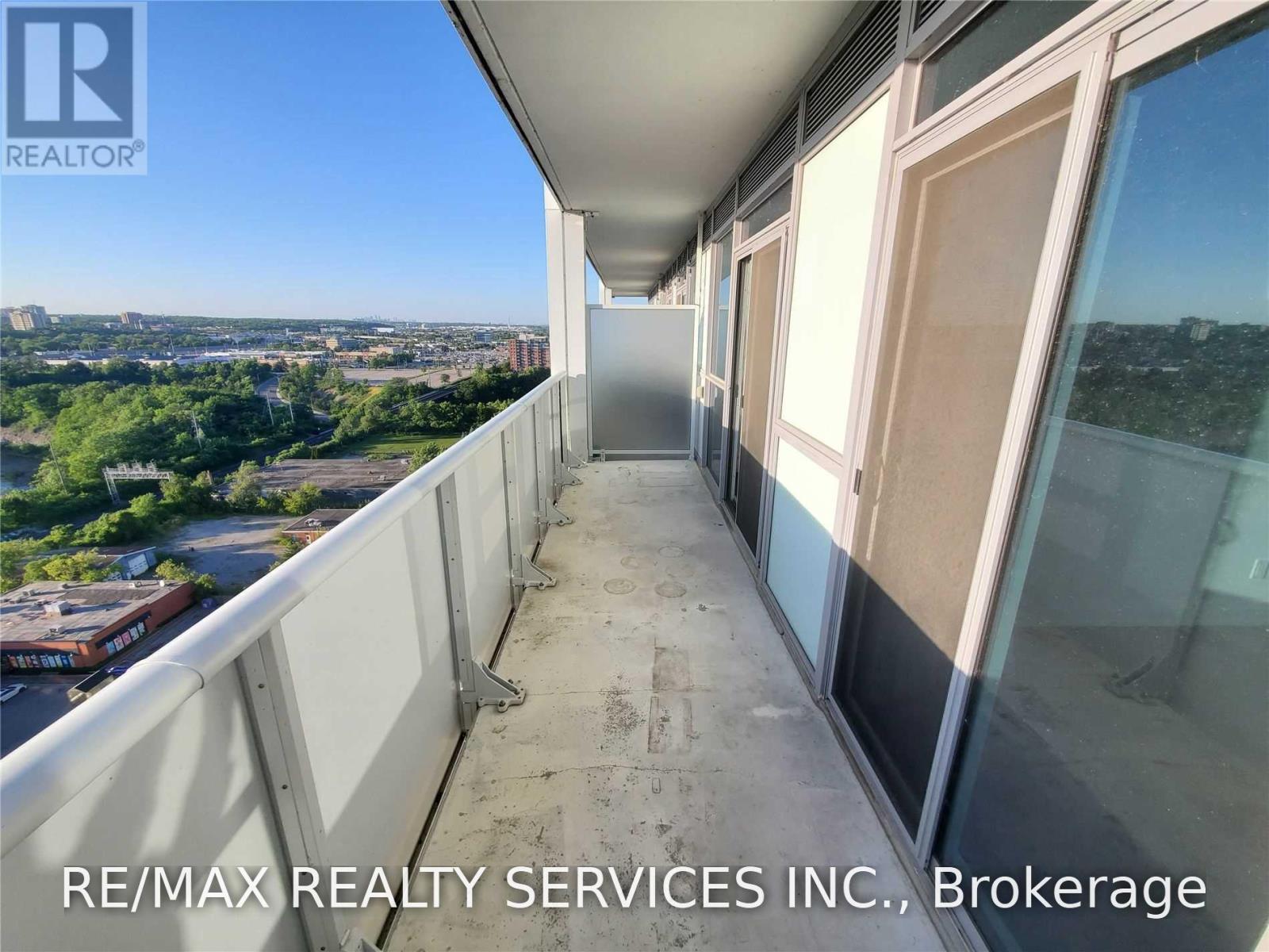 1701 - 65 Speers Road, Oakville, Ontario  L6K 3V5 - Photo 5 - W13878820
