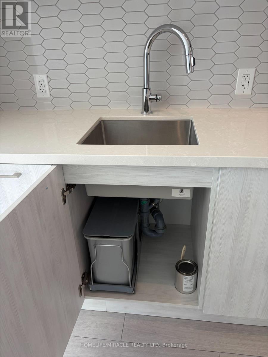 523 - 1381 Lakeshore Road E, Mississauga, Ontario  L5E 1G6 - Photo 24 - W13878832