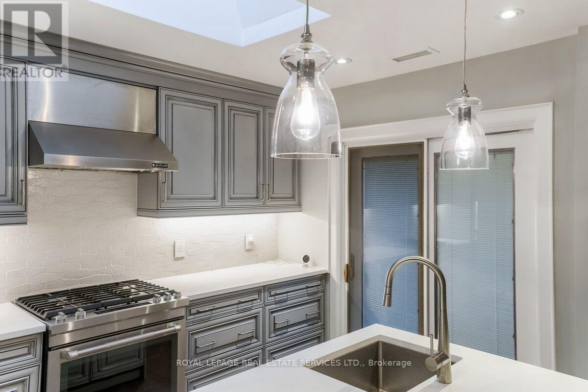 880 Royal York Road, Toronto, Ontario  M8Y 2V6 - Photo 15 - W13878838