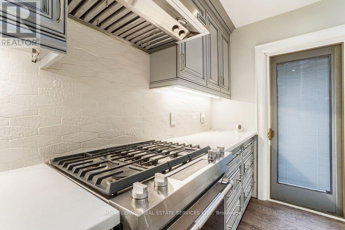 880 Royal York Road, Toronto, Ontario  M8Y 2V6 - Photo 17 - W13878838