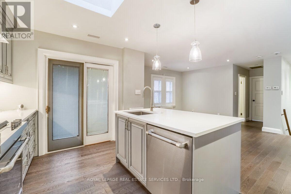 880 Royal York Road, Toronto, Ontario  M8Y 2V6 - Photo 18 - W13878838