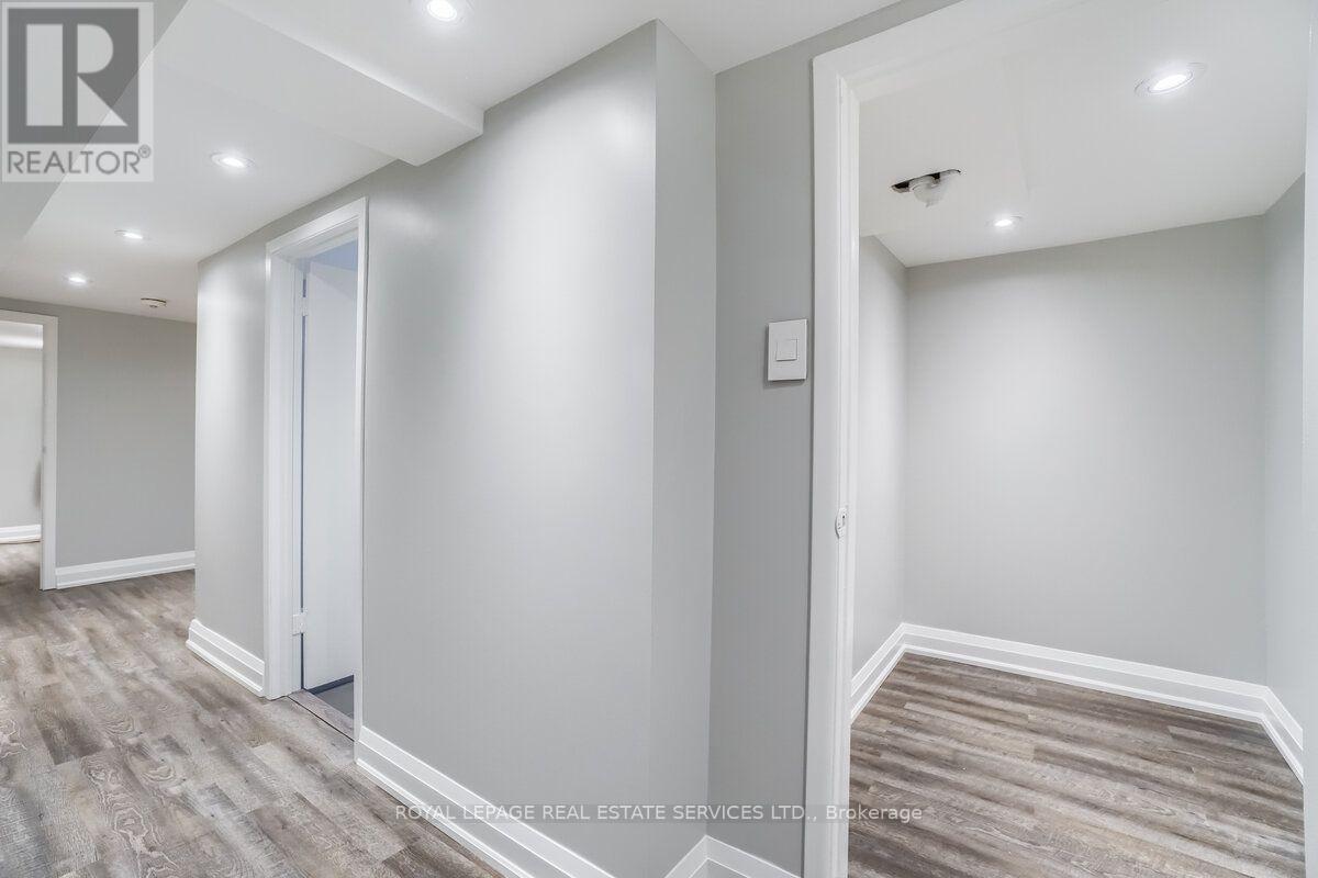 880 Royal York Road, Toronto, Ontario  M8Y 2V6 - Photo 34 - W13878838