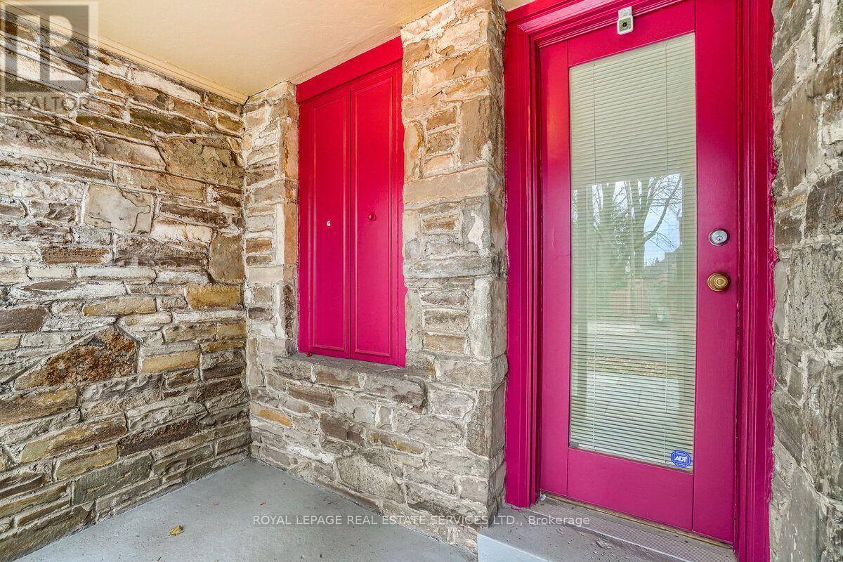 880 Royal York Road, Toronto, Ontario  M8Y 2V6 - Photo 5 - W13878838